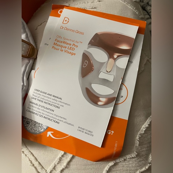 Dr. Dennis Gross DRx SpectraLite FaceWare Pro LED Mask - White and Gold - Picture 2 of 9
